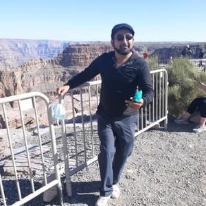 Meet your Posher, Moises